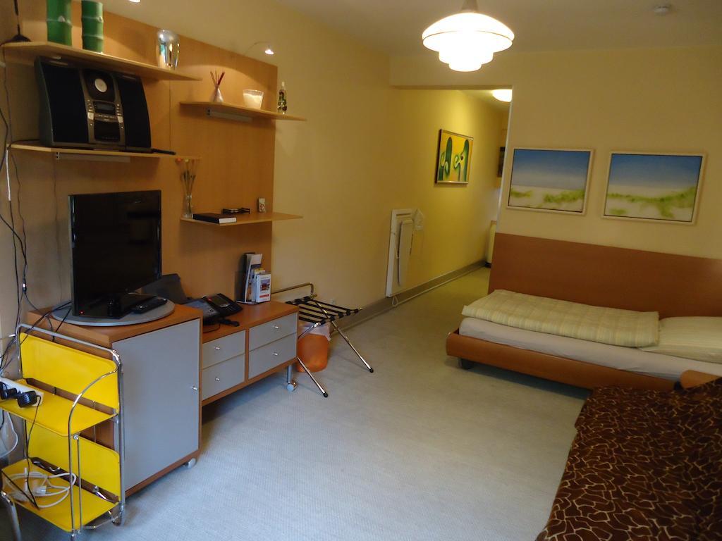 Air Boardinghouse Tulip Stockum, Zu Fuss - 3 Minuten Zur Messe دوسلدورف الغرفة الصورة